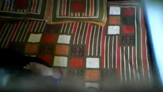 Một khổng lồ cao su sex nhật full hd không che lớn để chà vào, và sau đó vào mông cô ta.