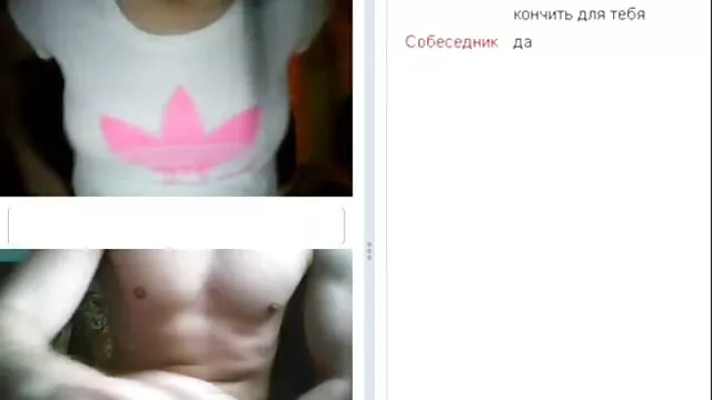 Chuyên mát-xa cô gái có một con phim sey nhat ban gà trong miệng cô, âm hộ nặng