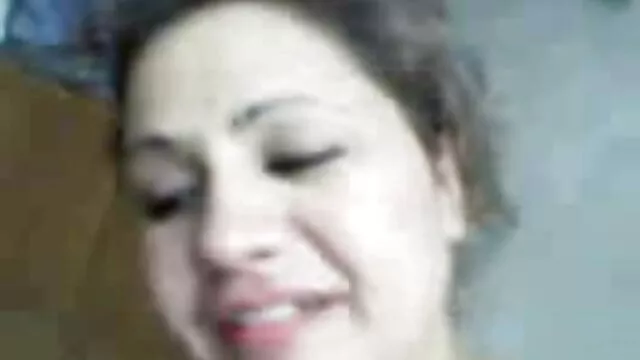 Đồng Taylor Cát tức cười Lola Mylav có tình dục, giữ cô phim sec vung trom nhat ban lại để tìm một chàng trai.