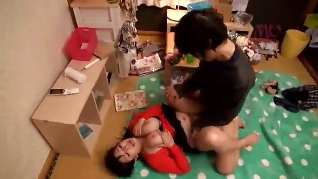 McKenzie Pierce chết phim set nhat tiệt diễn một vành đai.