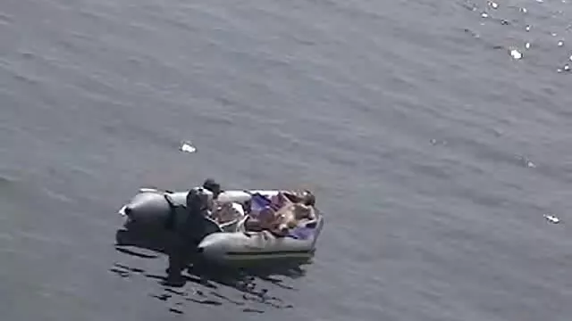 Các đen đã lừa dối các người chơi với một người phim sex nhật mới nhất lạ.