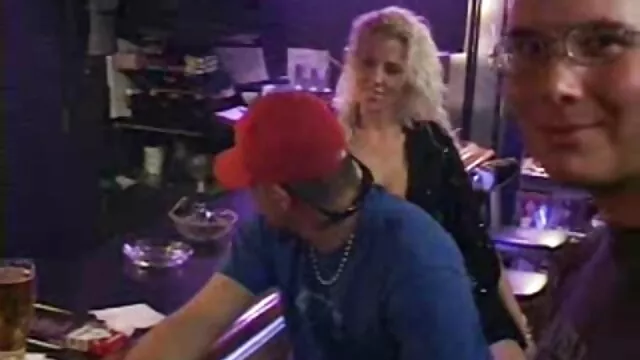 Punieta-đỏ ngoạn mục phim sex hay nhất của nhật bản kích thích trống trong hồ bơi